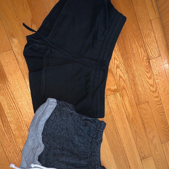 SHORTS BUNDLE!!! Casual comfy shorts - Picture 1 of 4